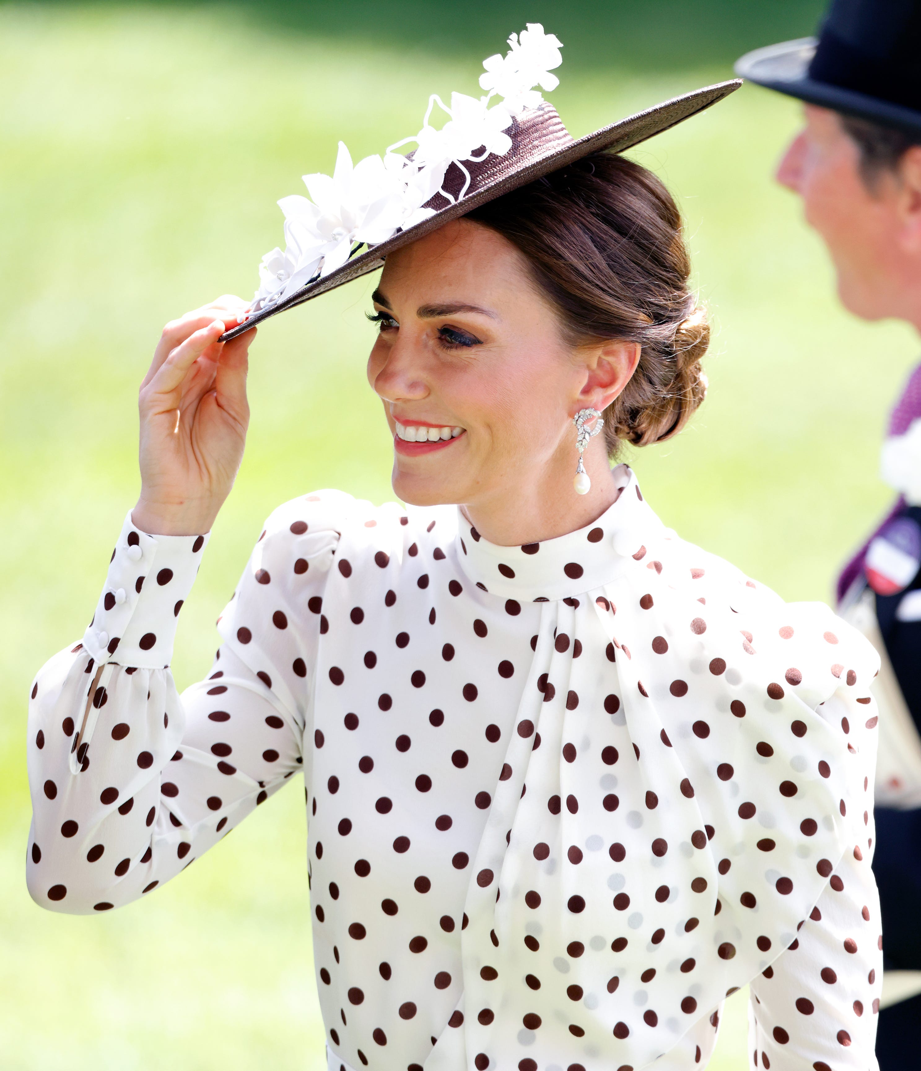 Il tailleur pantalone dell'estate 2022 è quello di Kate Middleton