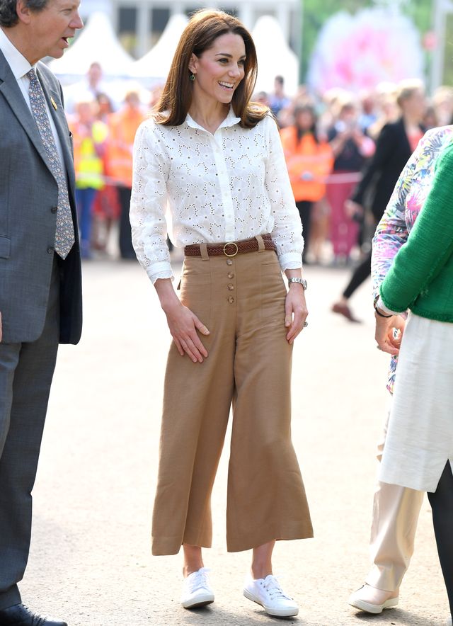 Kate Middleton travel style - white trainers