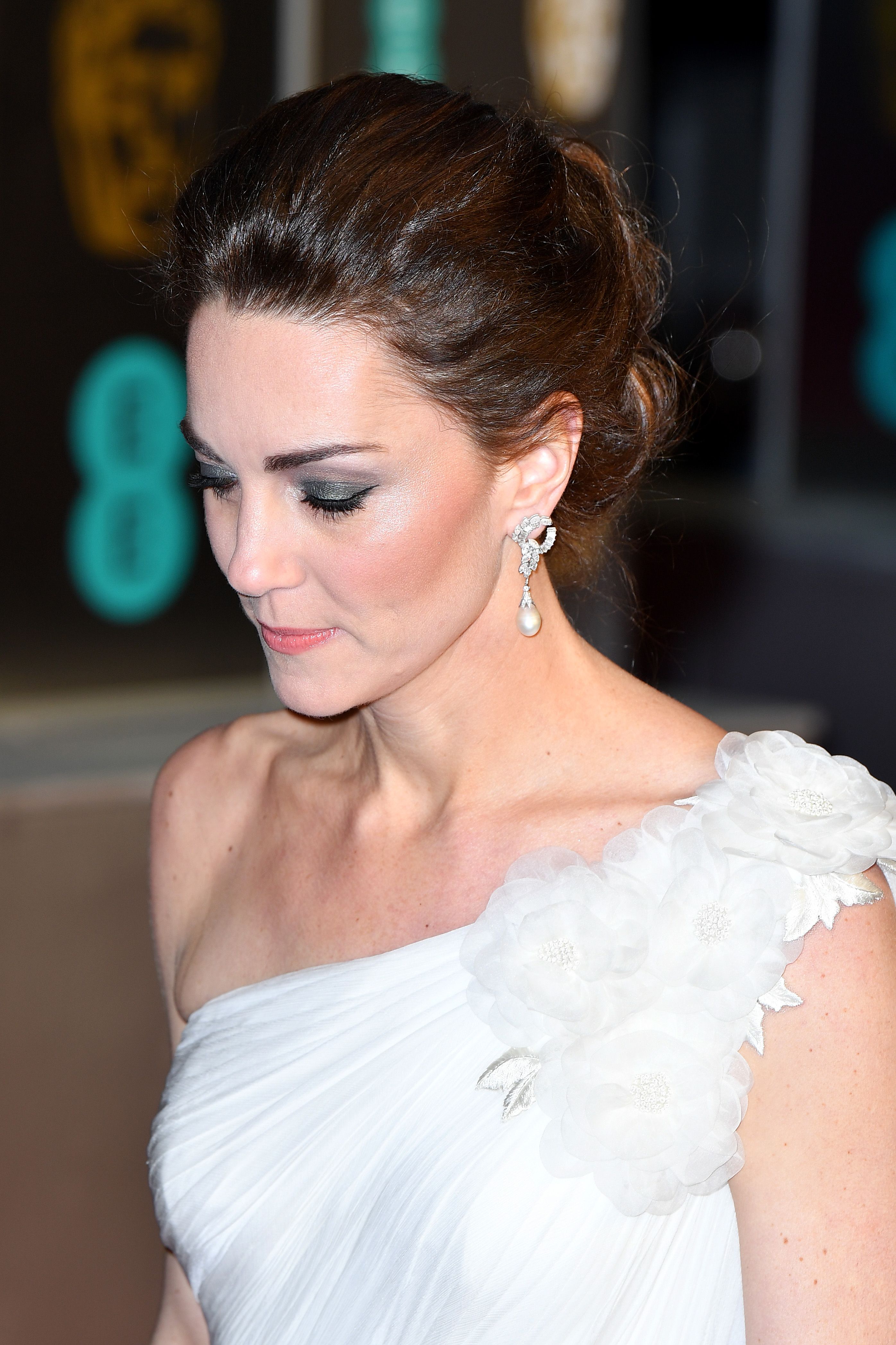 Kate Middleton news Princess Dianas earrings given to royal before  wedding as send off  Expresscouk
