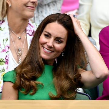 kate middleton con zapatillas superga