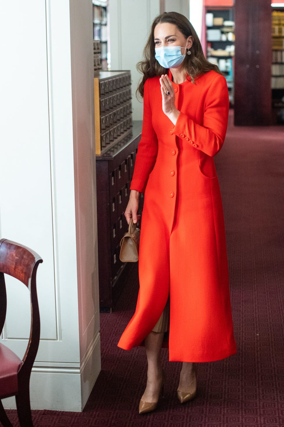 the duchess of cambridge hold still