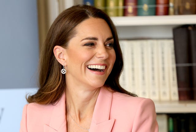 duchess of cambridge pink suit