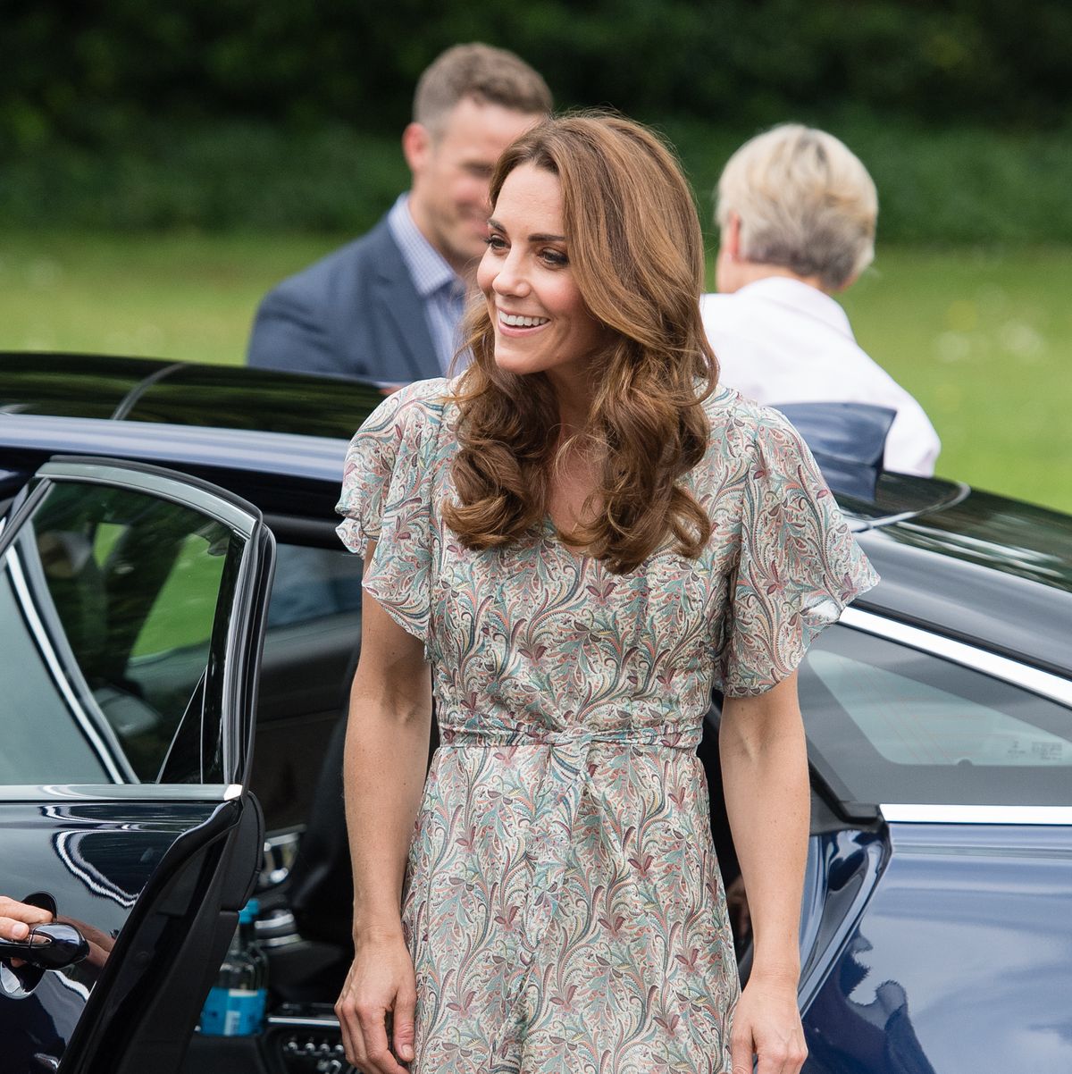 Observere nåde se tv Kate Middleton Wears Printed Dress and Espadrilles to Photography Workshop  Visit