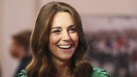 preview for Watch Fans in Ireland Compliment Kate Middleton's New Haircut