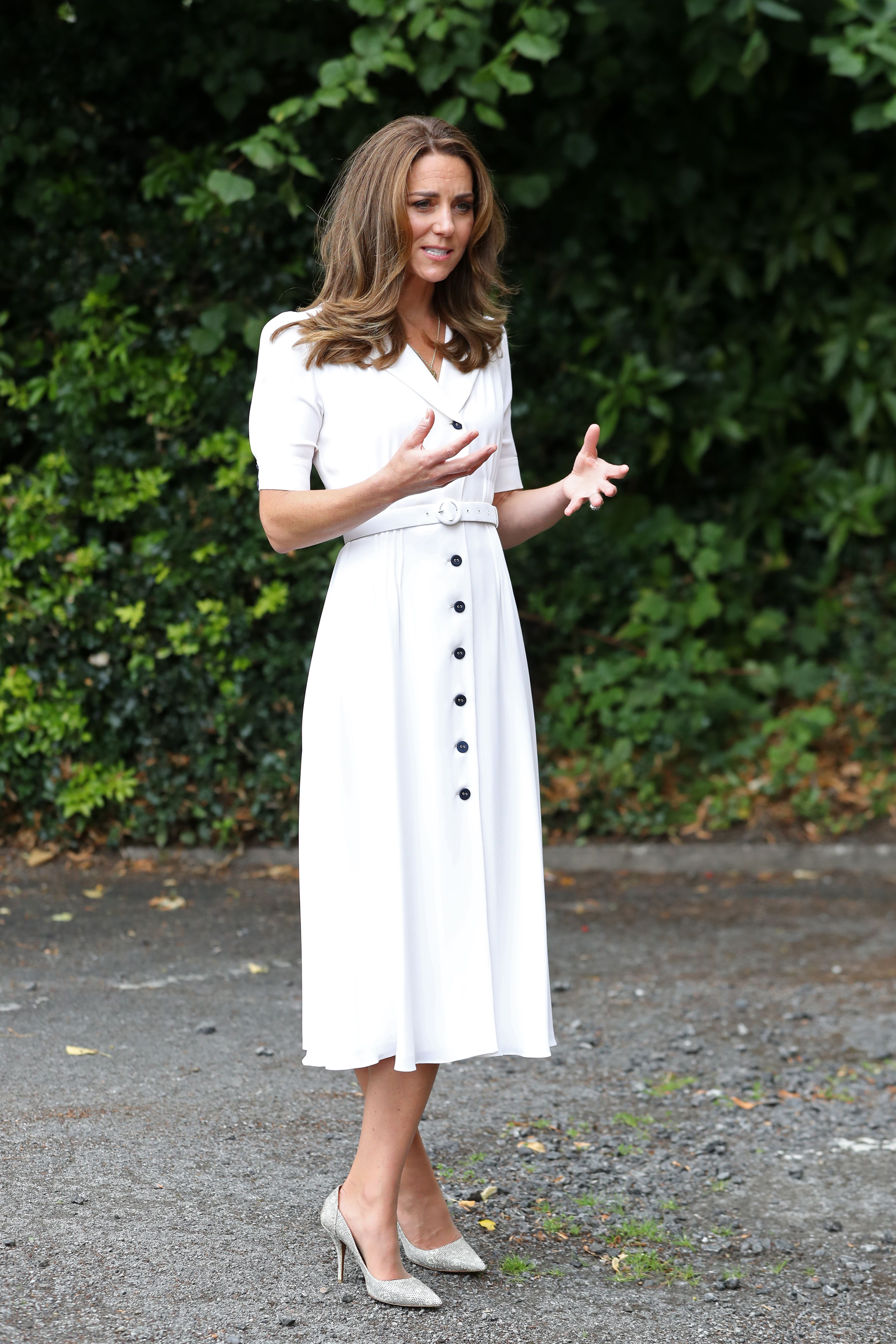 キャサリン妃、ついに初マスクで公務!超愛用のキッズブランドを キャサリン妃、ついに初マスクで公務!超愛用のキッズブランドを