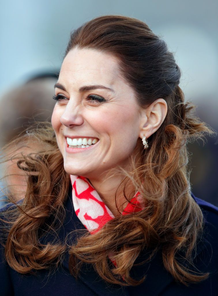 Kate middleton sales leaf earrings