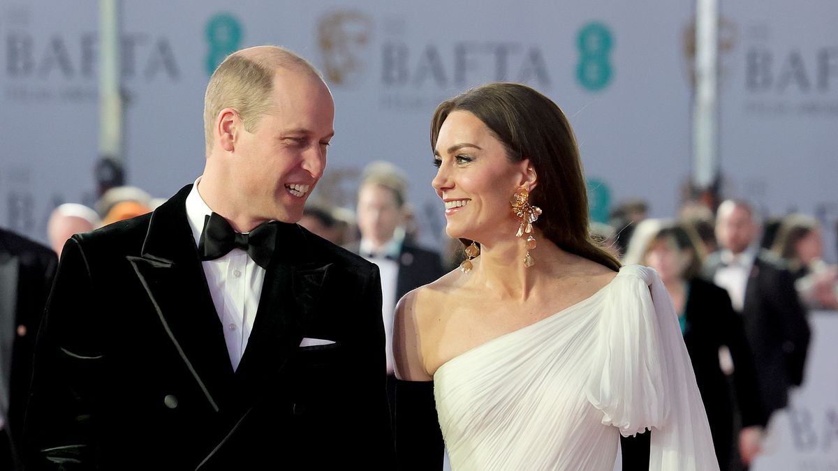 Watch Kate Middleton Pat Prince William's Butt at the BAFTAs.