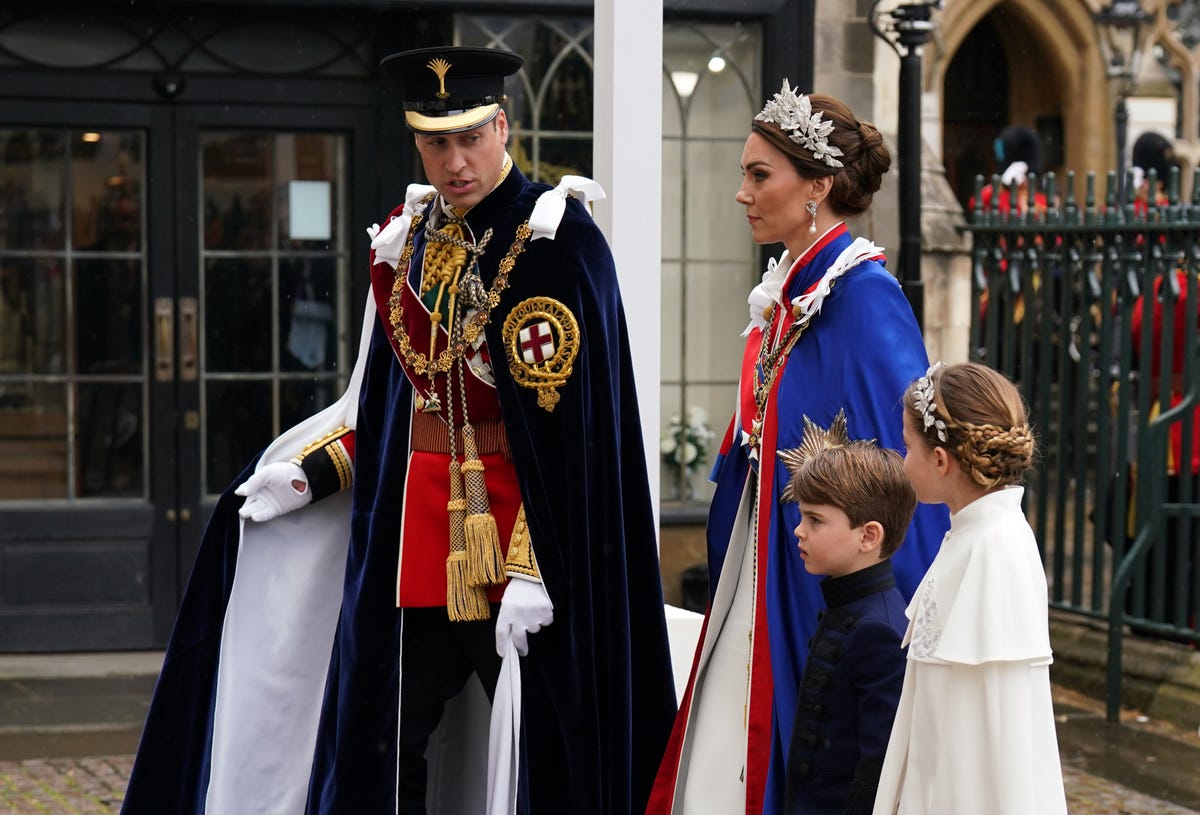 preview for Kate Middleton Visits Hampton Court Palace