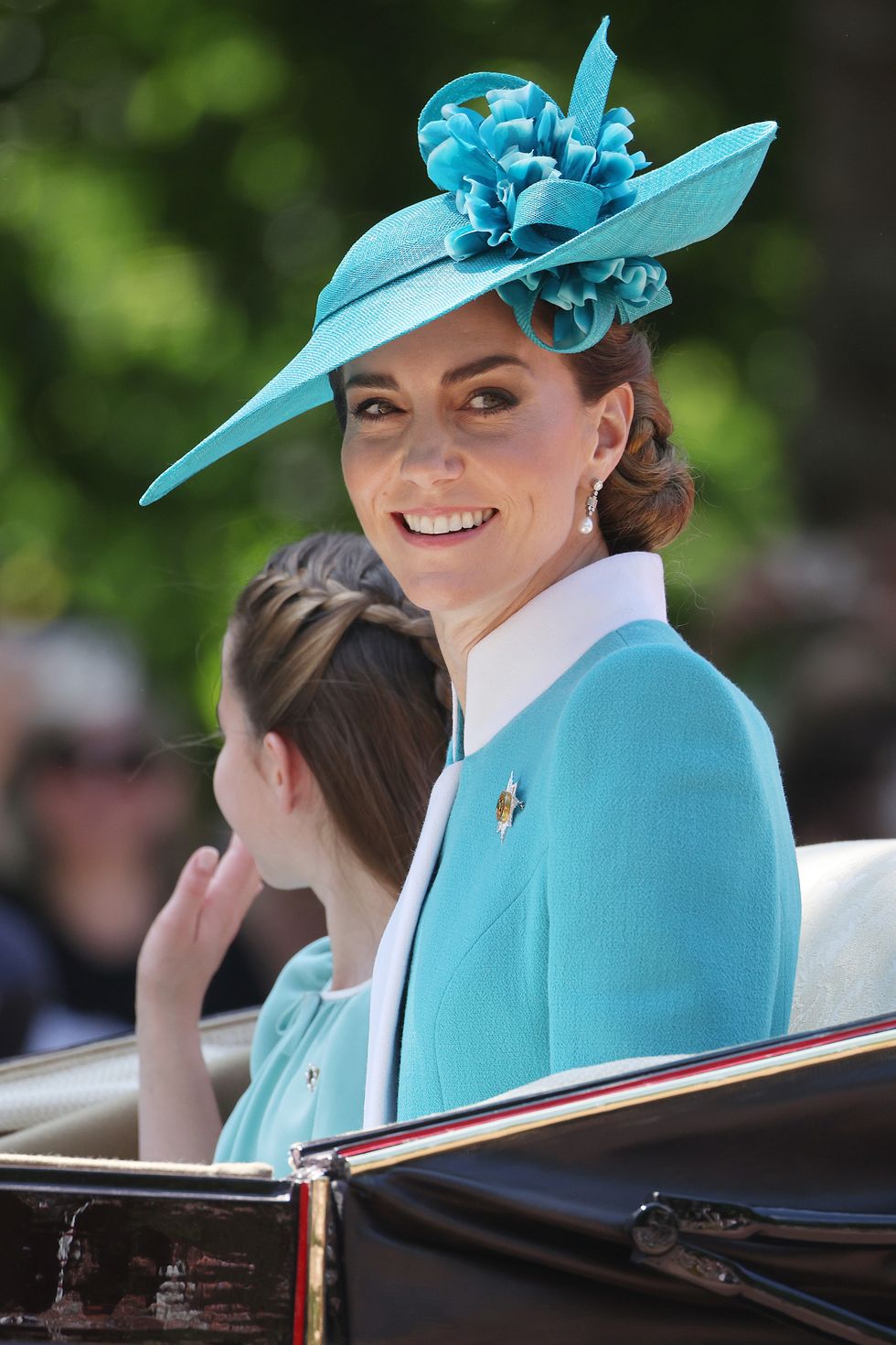 速報】ルイ王子、圧倒的センター感。トゥルーピング・ザ・カラー