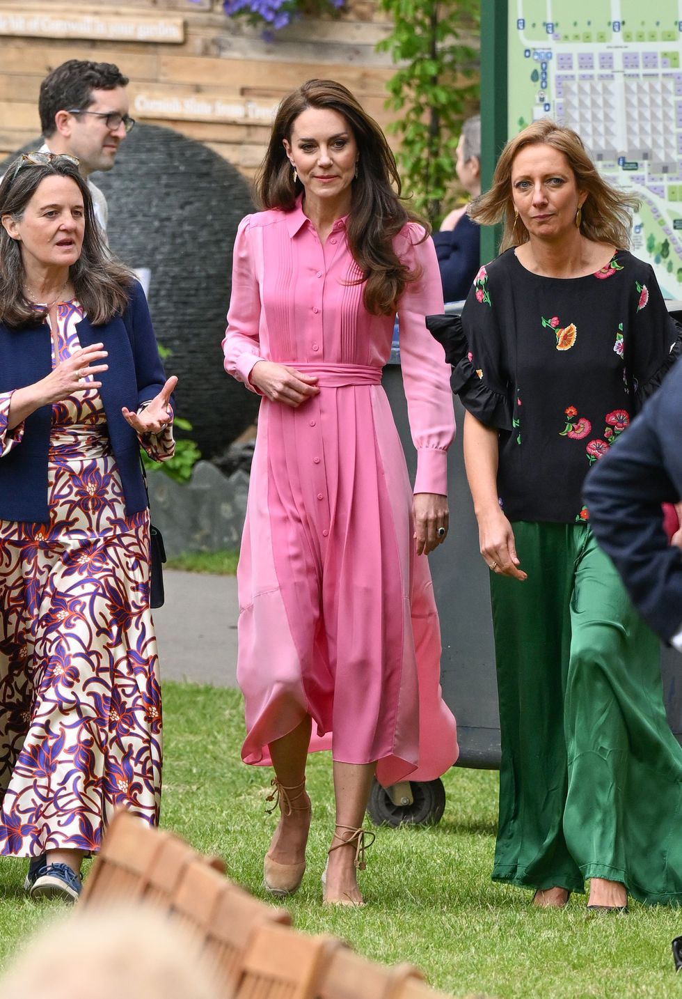 Kate Middleton Wears Pink Dress at 2023 Royal Chelsea Flower Show - See ...