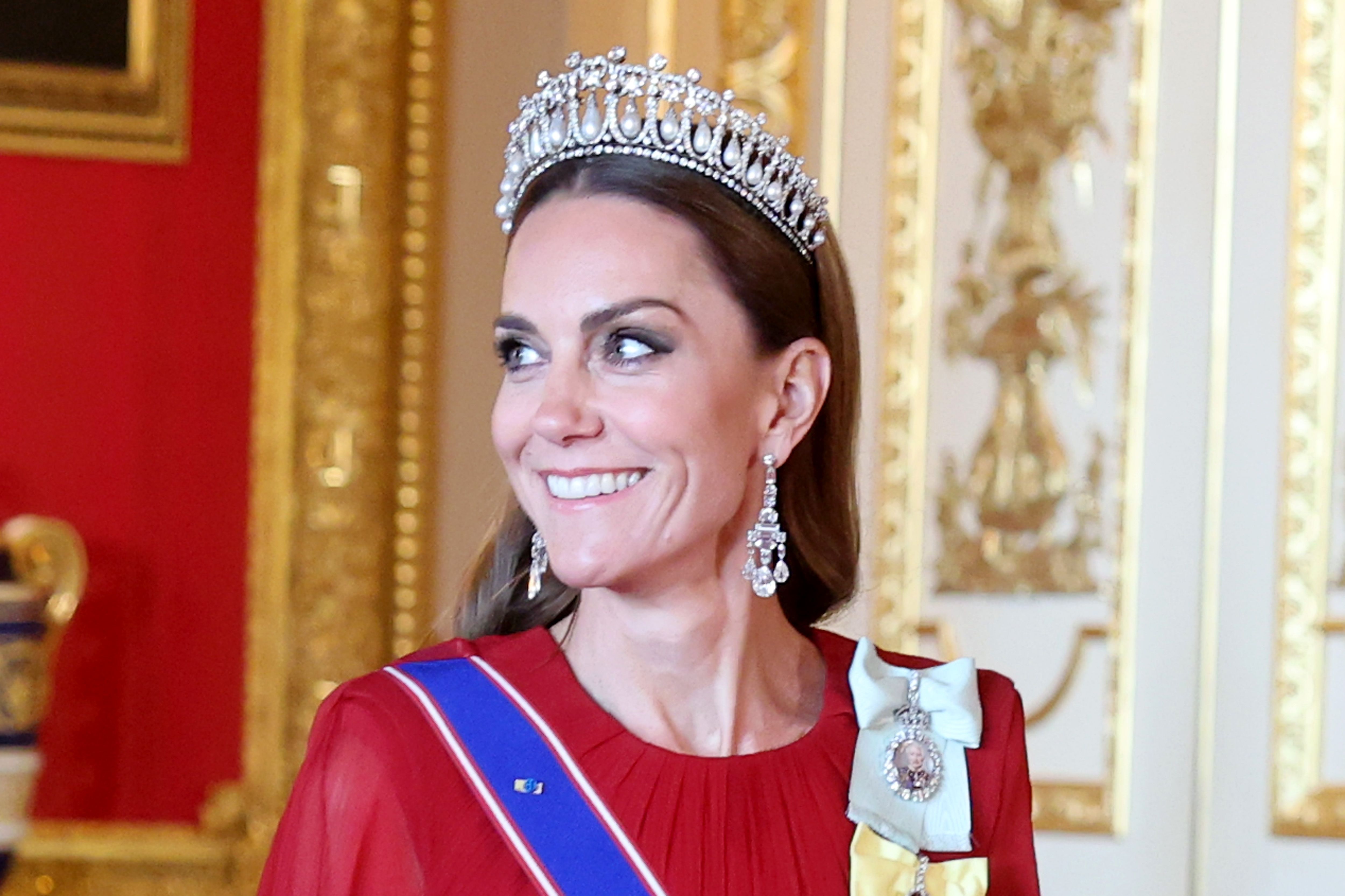 History of the Cambridge Lover's Knot Tiara - Princess Diana's Favorite  Tiara