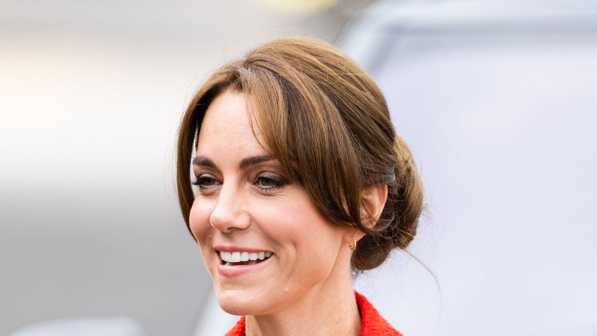 preview for Kate Middleton Visits a Children's Hospital in London