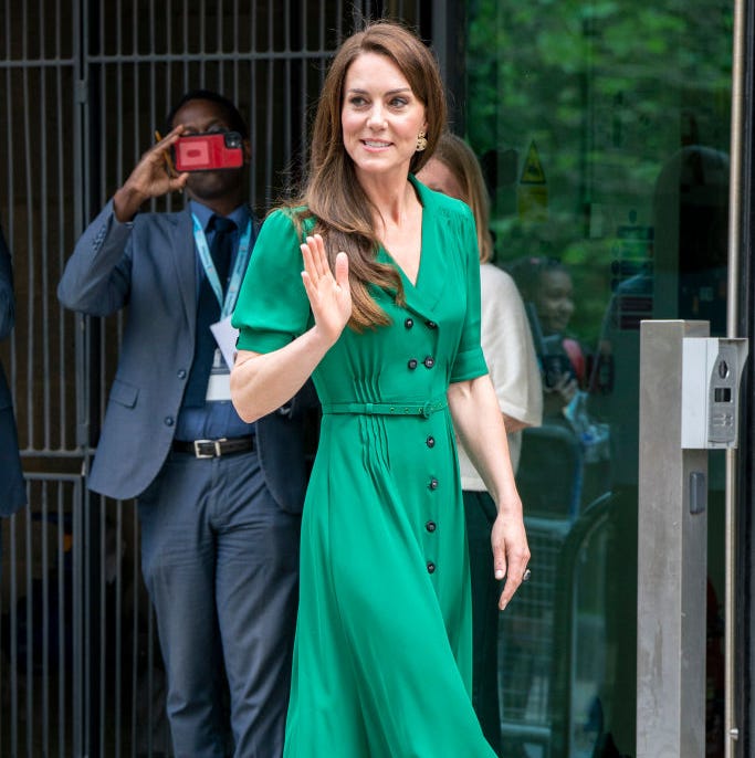 Kate Middleton Wore a Gorgeous Emerald Green Dress to Visit a Mental Health Charity
