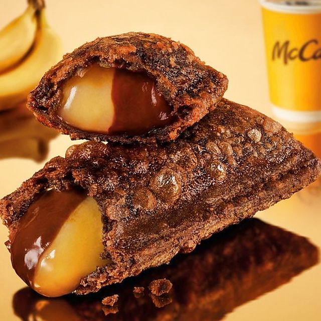 麥當勞推出全新﻿香蕉x巧克力「雙餡派」，還有人氣「松露蕈菇安格斯黑牛堡」、「松露蕈菇嫩煎鷄腿堡」915美味回歸！