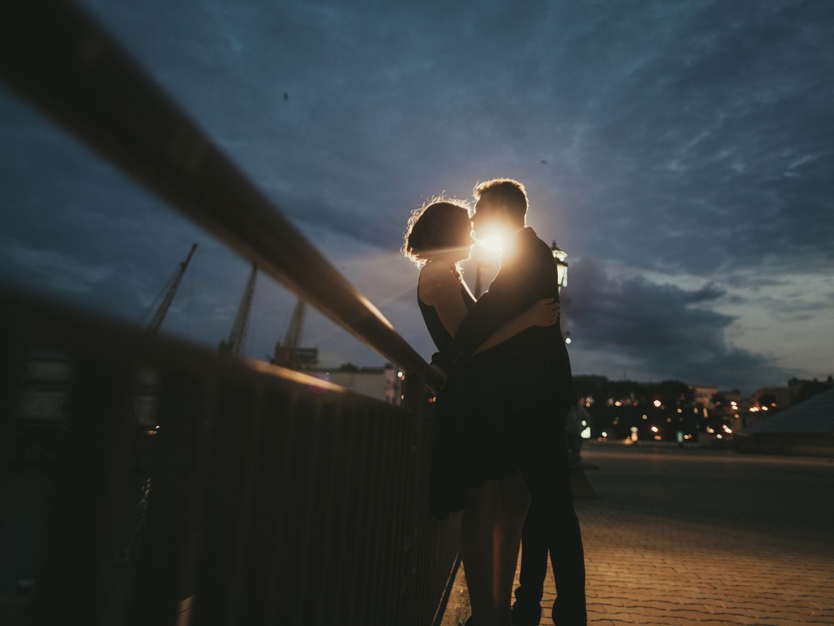 35 frases románticas para desearle buenas noches a tu pareja