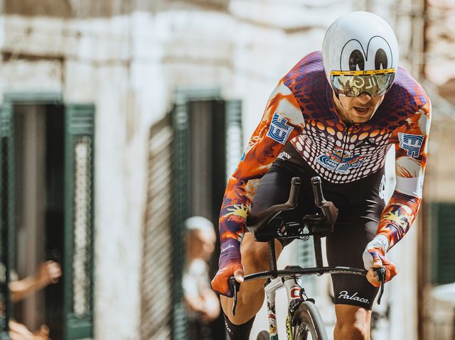 rapha x palace ef kit for the gira d'italia 2020, stage 1