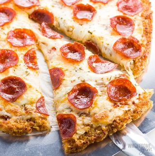 Dish, Food, Cuisine, Pizza, Pizza cheese, Ingredient, Pepperoni, Flatbread, Baked goods, Sicilian pizza, 