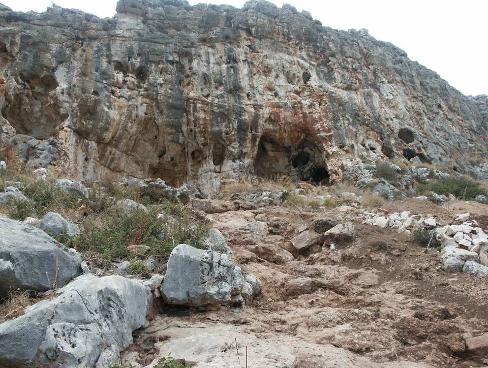 Rock, Bedrock, Outcrop, Formation, Geological phenomenon, Badlands, Geology, Wadi, Batholith, Escarpment, 