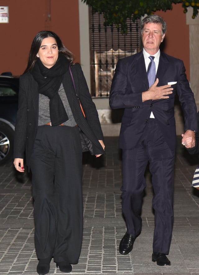 cayetano martinez de irujo y su pareja, barbara mirjan, en la misa por el noveno aniversario de la muerte de la duquesa de alba