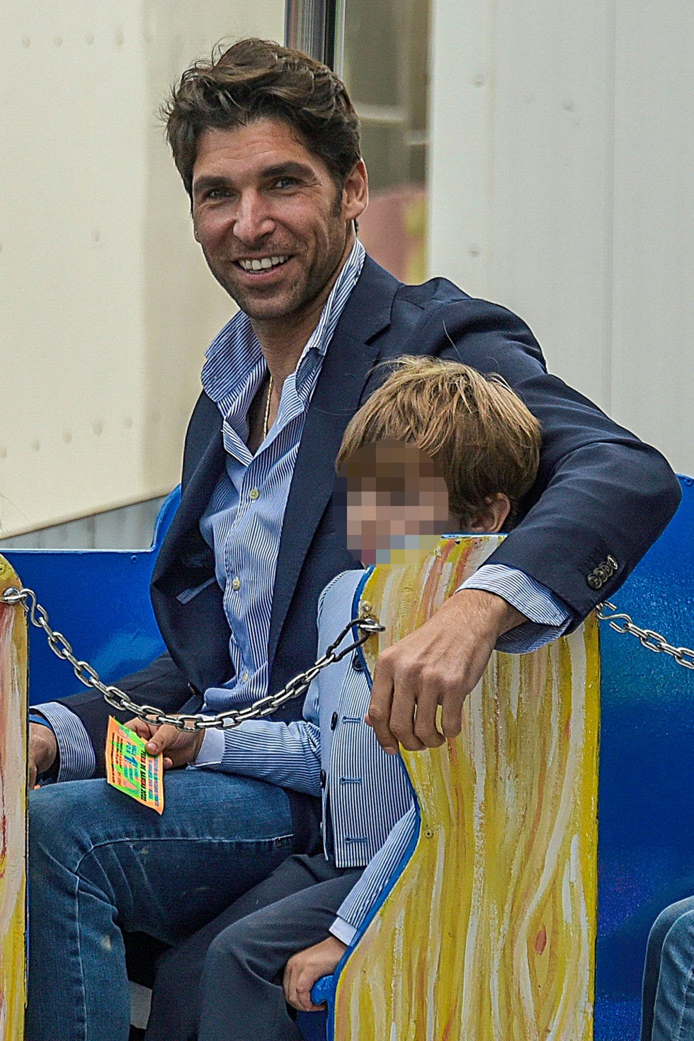 eva gonzález y cayetano rivera, a la feria con su hijo