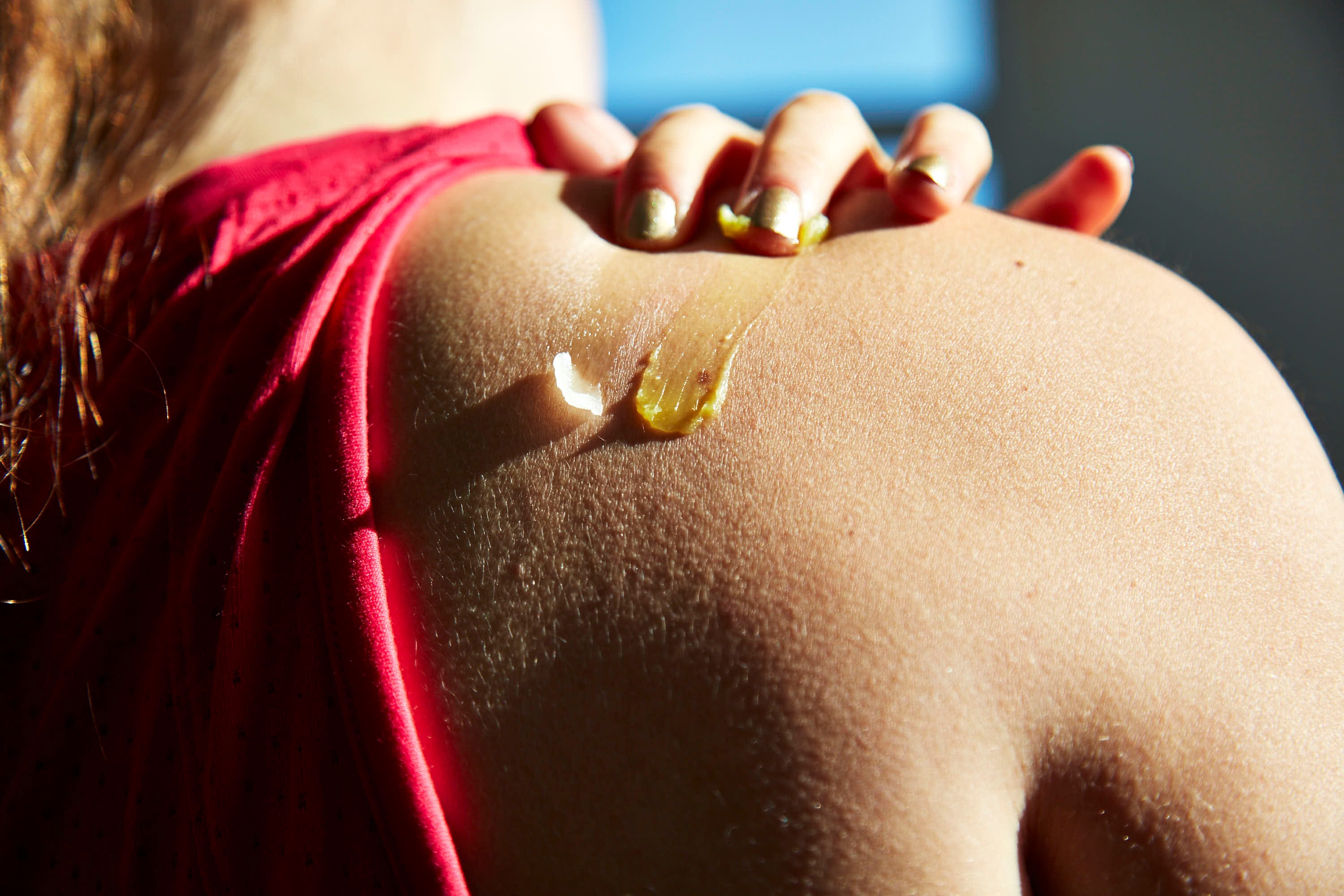 Skin, Red, Lip, Shoulder, Neck, Hand, Close-up, Joint, Yellow, Arm, 