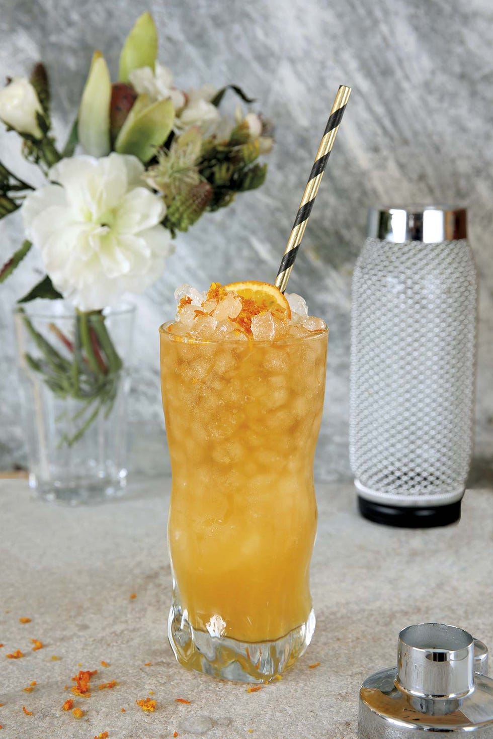 Cóctel de jengibre con whisky y naranja