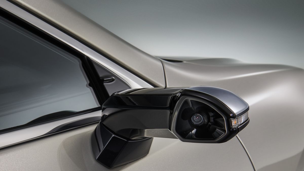 Car Side Mirrors Are Being Replaced by Cameras