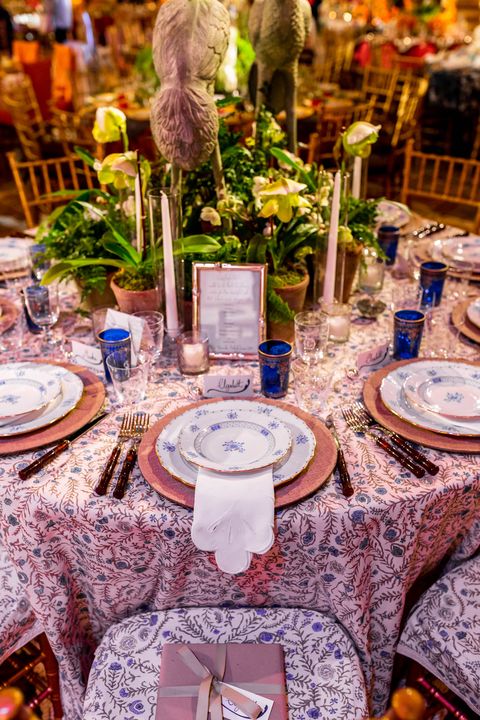 Tablecloth, Table, Meal, Rehearsal dinner, Brunch, Linens, Textile, Event, Food, Centrepiece, 