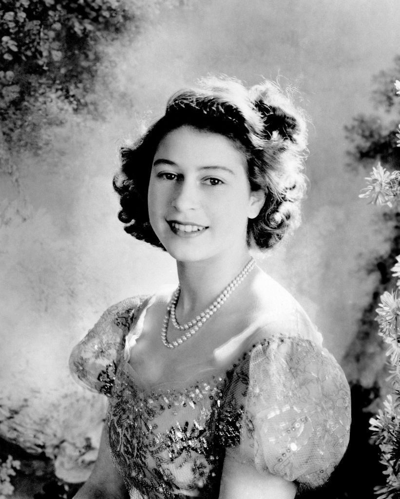 royalty princess elizabeth  buckingham palace