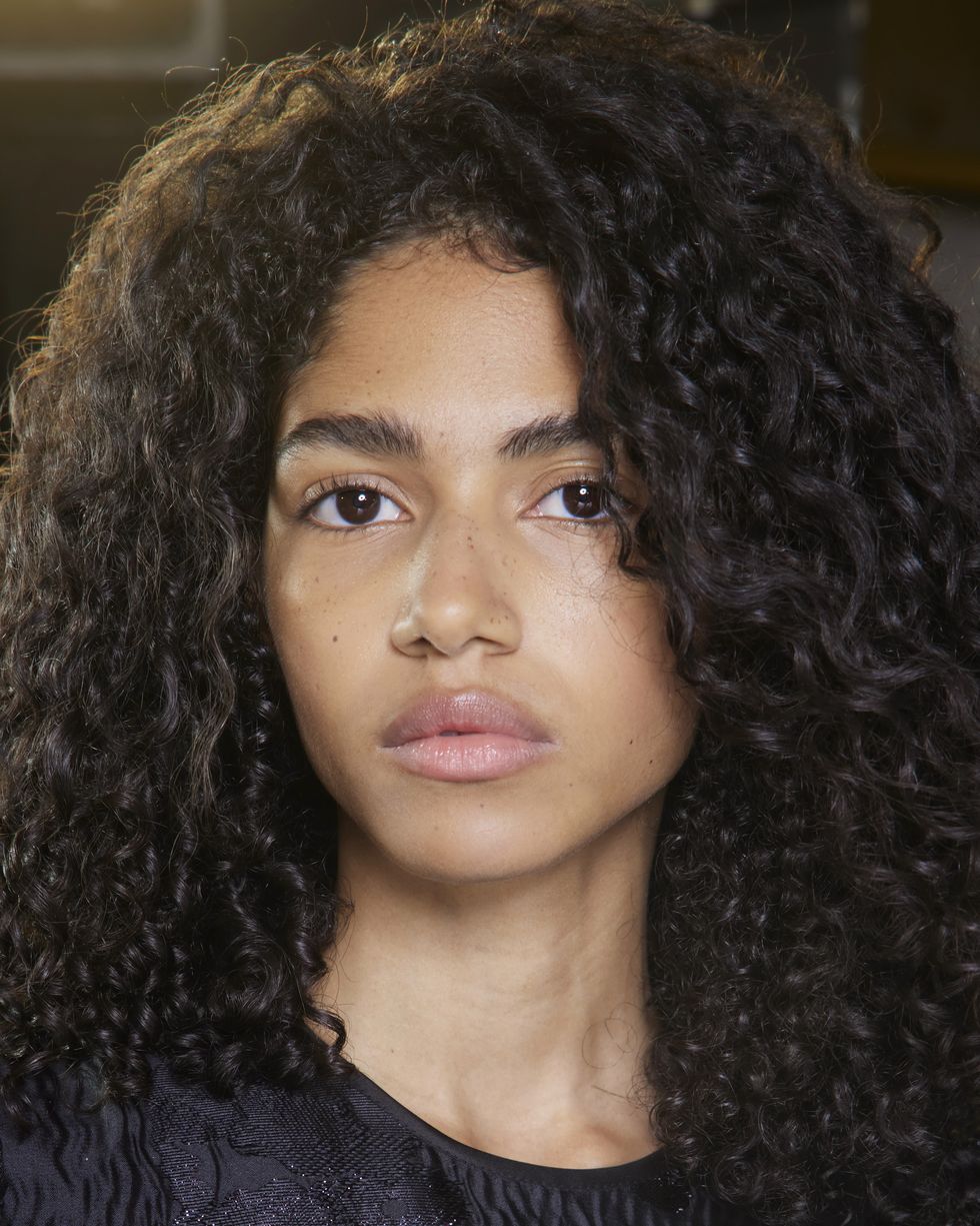 10 Ways To Get Curly Hair Without Heat, Hair Straighteners Or