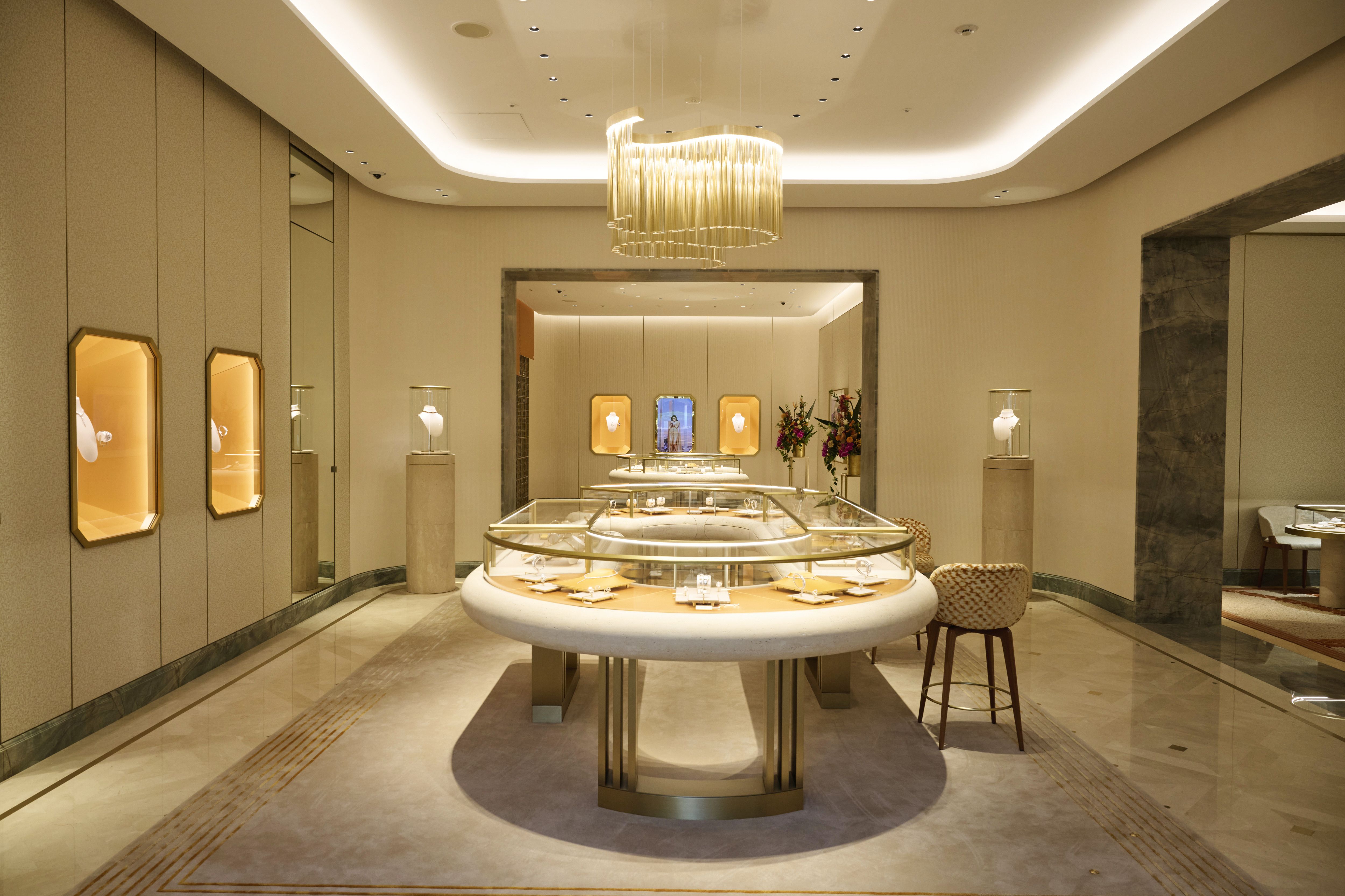 BVLGARI 国内買付 セルペンティ ブレスレット 麻布台ヒルズ限定 main-66da710e6f68c.png?crop=0.