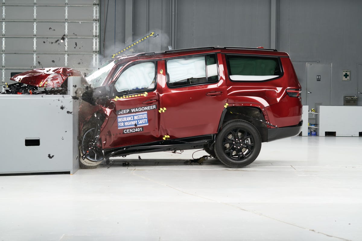 These Large SUVs Might Not Be as Safe as You Think They Are