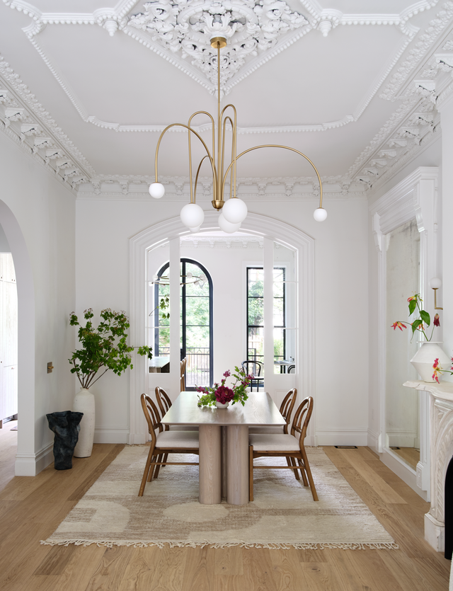 ceiling medallion