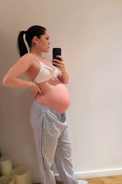 Celebrity baby bumps: Photos of celebs embracing pregnancy bodies