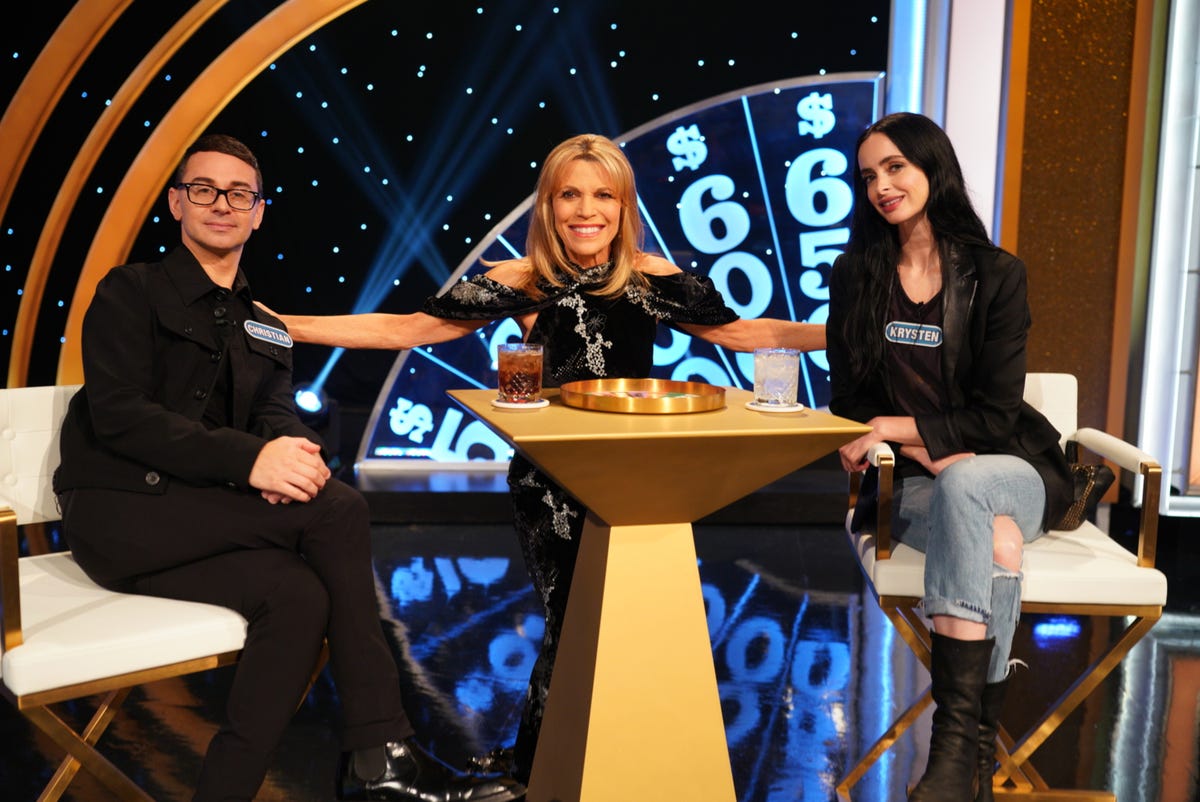 celebrity wheel of fortune krysten ritter travis kelce reaction