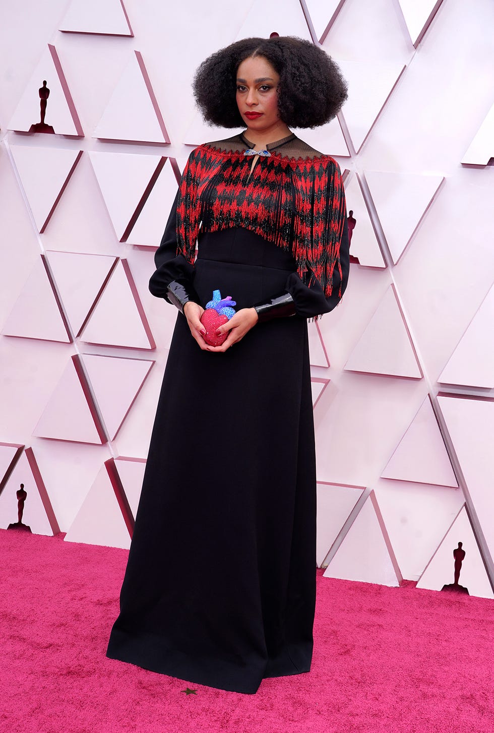 celeste waite en la alfombra roja de los oscar 2021
