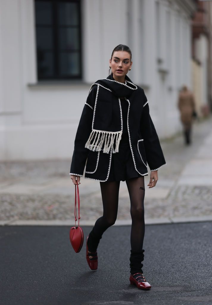【23AW NEW】Alexander Wang_women / Billie フラットシューズ Alexander Wang - BILLIE FLAT | HBX - Globally Curated
