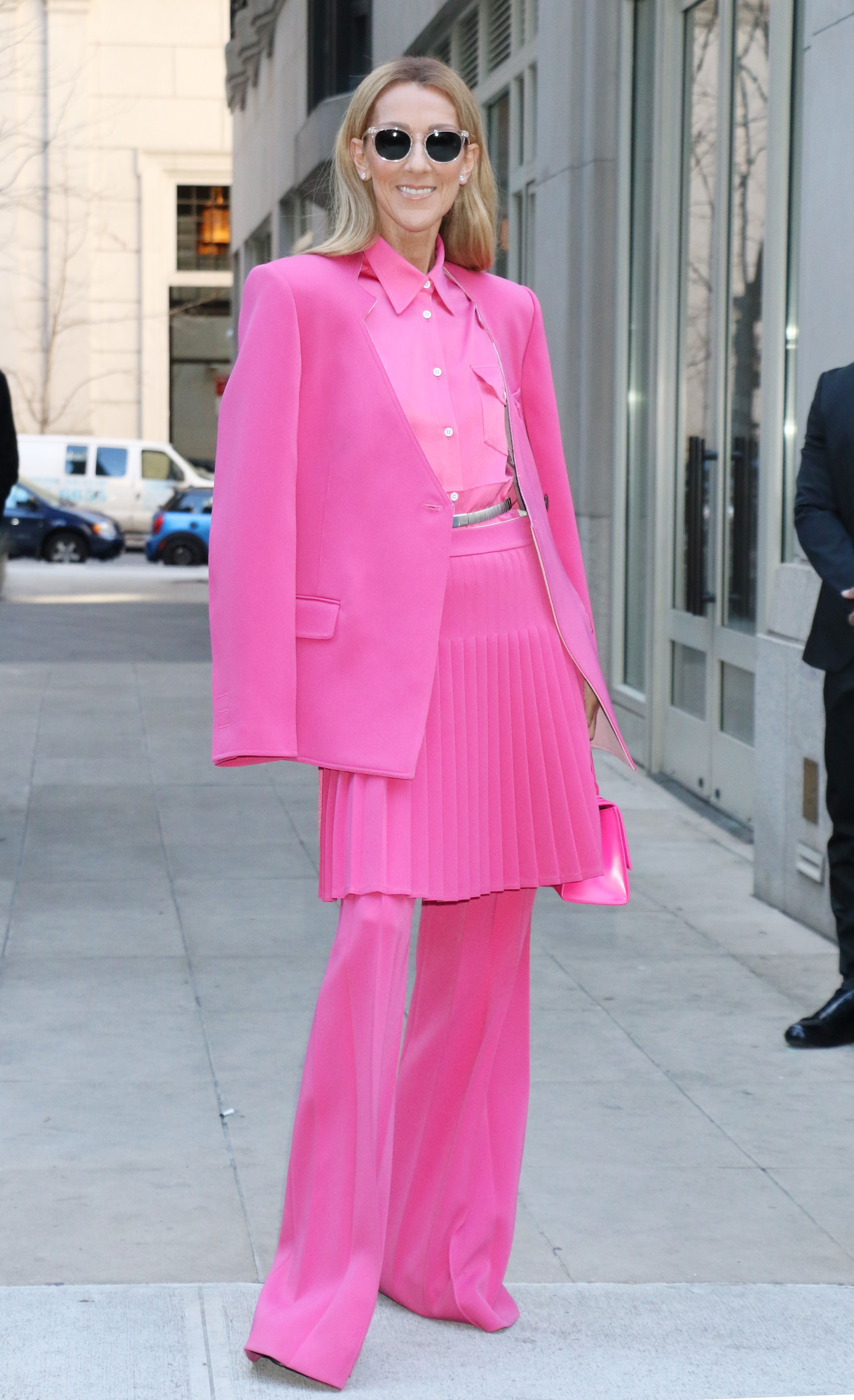Selena Gomez Bright Pink Oversized Sweatshirt Street Style Autumn Winter  2021