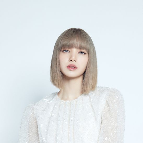 Blackpink's Lisa On Being The CELINE Haute Parfumerie Ambassador And Why  Scent Is So Emotional