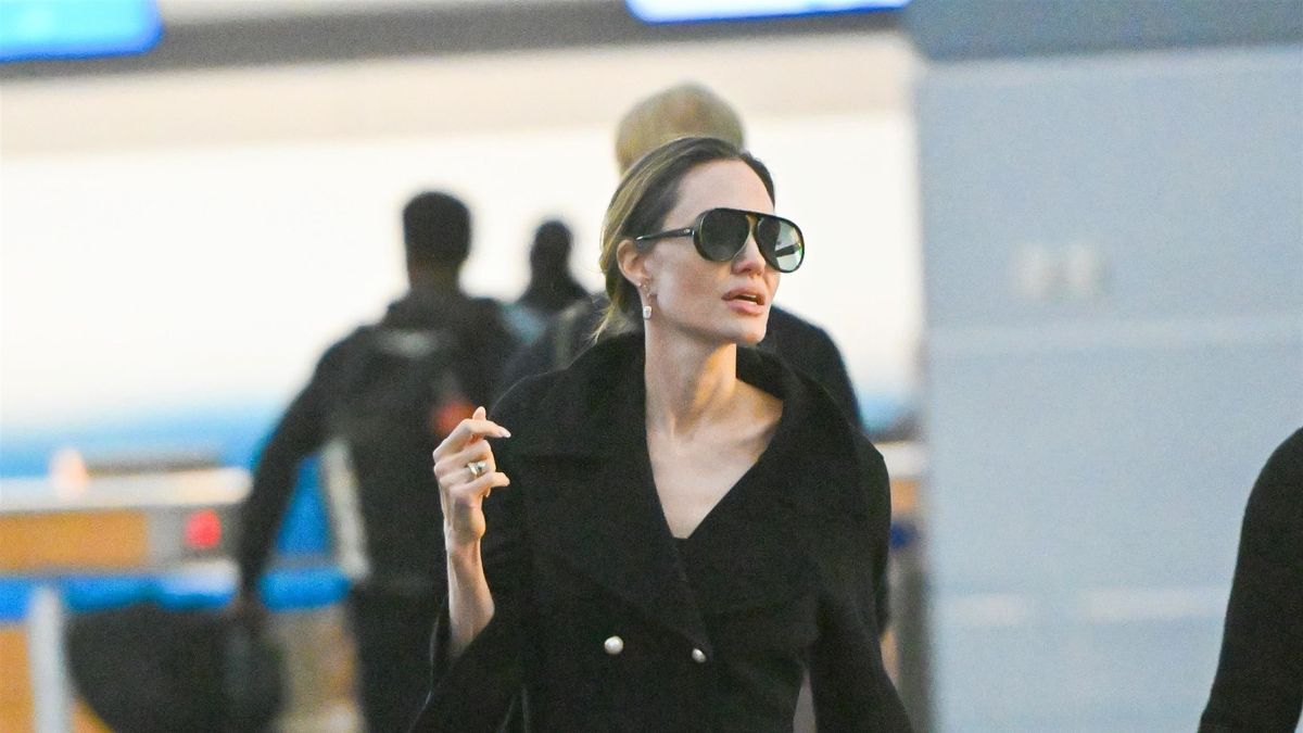 Angelina Jolie Delivers Sleek Style in Pointy Leather Pumps in