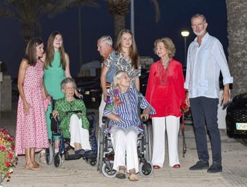 los reyes, leonor, sofia, la reina sofia, irene de grecia, tatiana radziwiill y su marido
