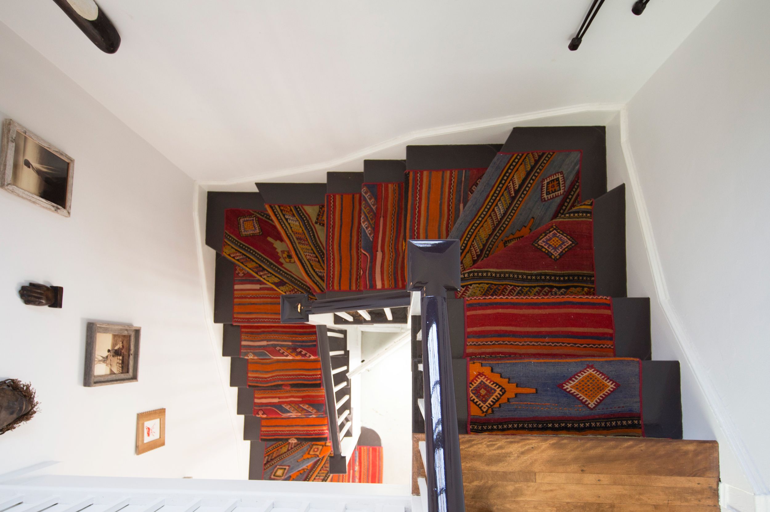 17 Brilliant Ways to Style Your Staircase