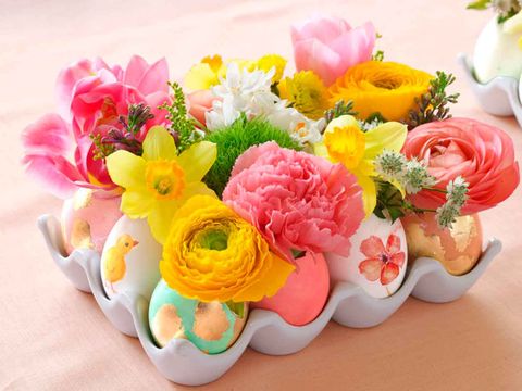 flower, bouquet, artificial flower, cut flowers, yellow, plant, flowerpot, petal, footwear, font,