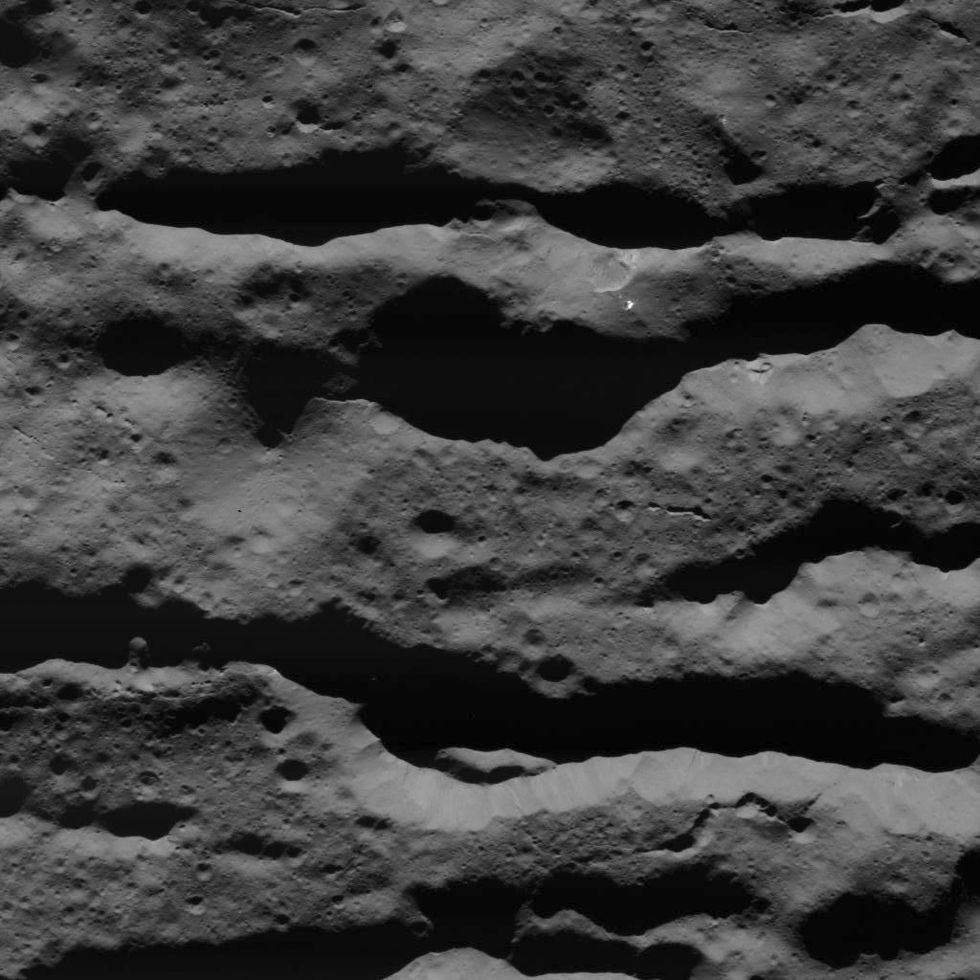 Op 31 juli 2018 legde Dawn de kloven in de bodem van de krater Occator opnieuw vast ditmaal vanaf een hoogte van slechts vijftig kilometer