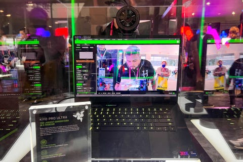 razer kiyo pro ultra connected  laptop