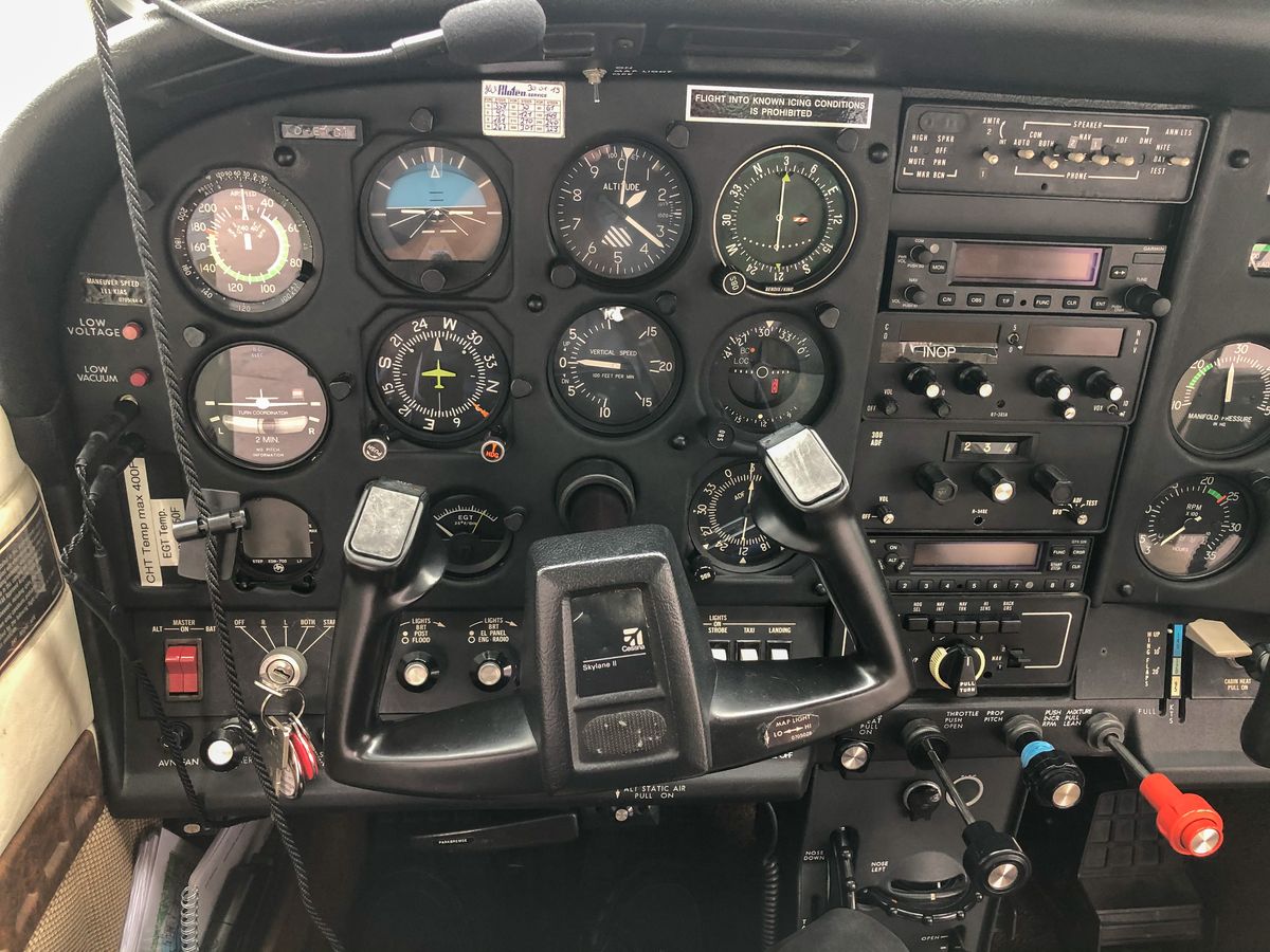 cessna cockpit