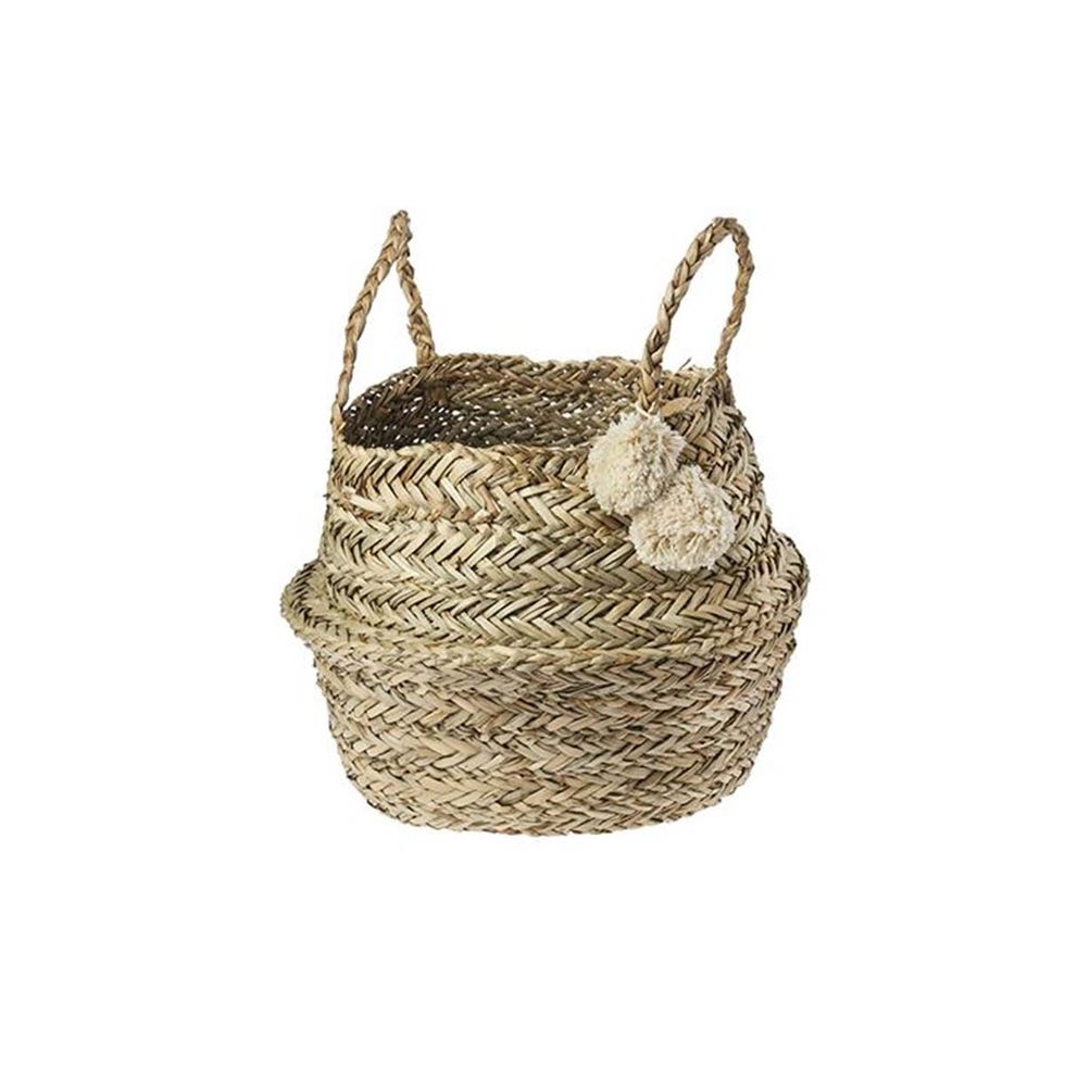 cesta de fibra con pompones