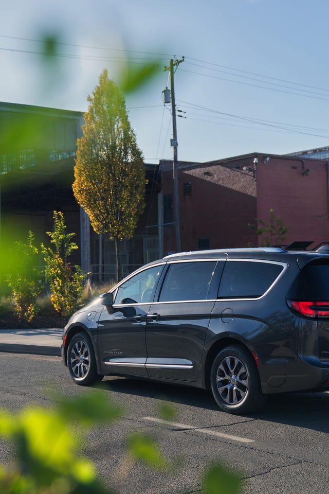 2022 chrysler pacifica pinnacle hybrid