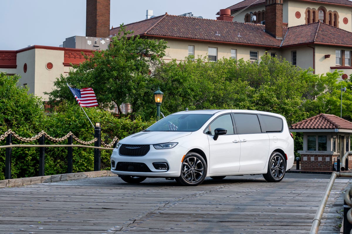 Chrysler Is 100 Years Old, and It's 'Back On,' Stellantis Design Boss Gilles Says - Road & Track