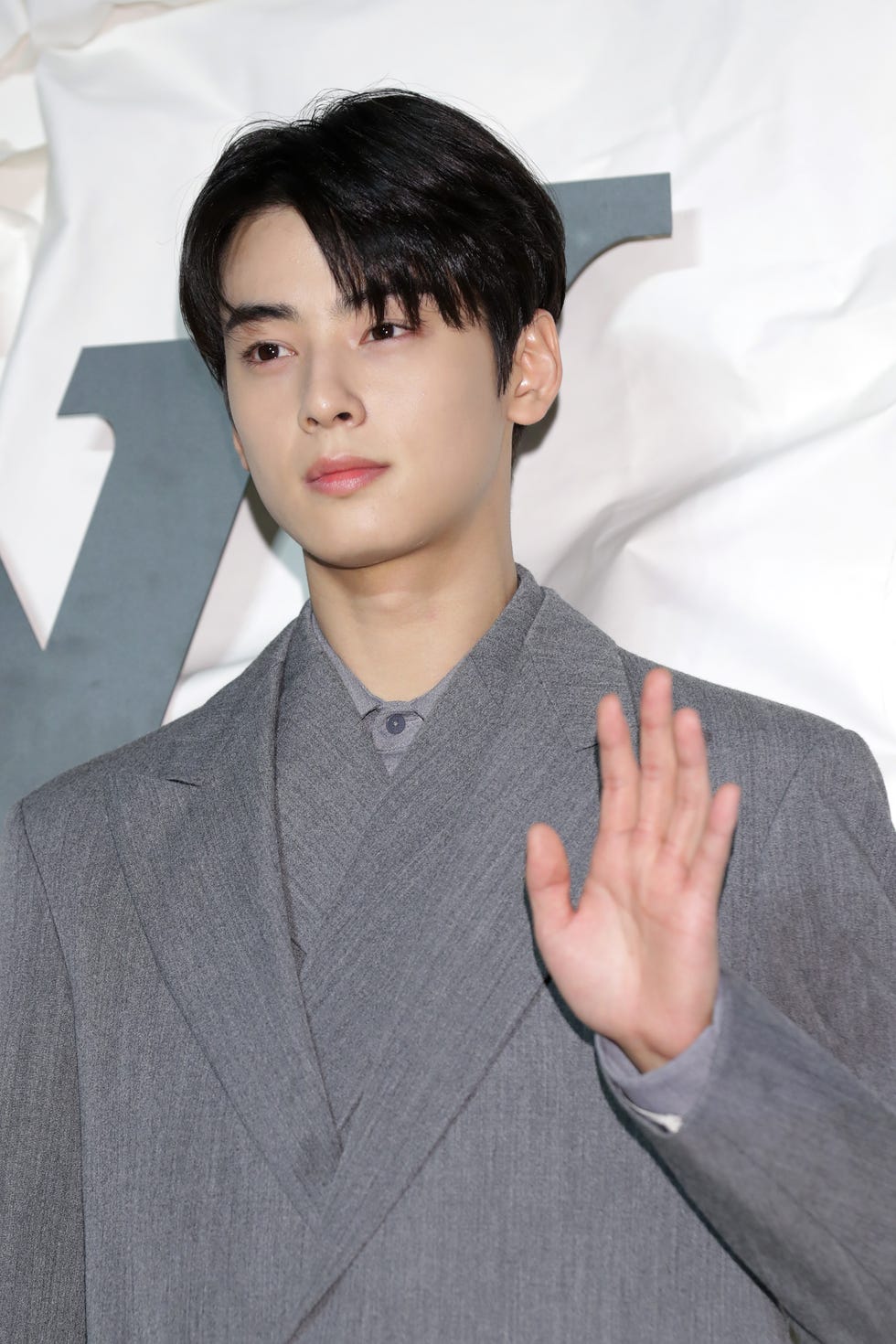 Cha Eun-Woo of boy band ASTRO attends the photocall for 'Louis News  Photo - Getty Images